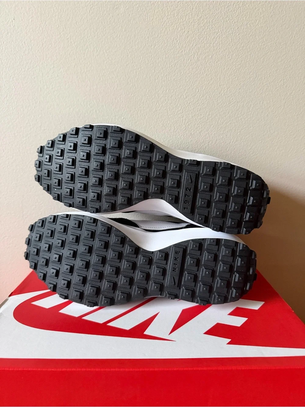 Nike Waffle Debut Black White DH9523-002 Women’s Size 7.5